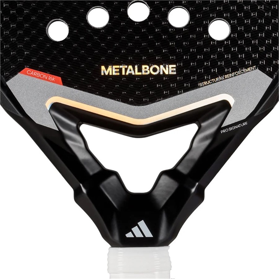 METALBORN 4